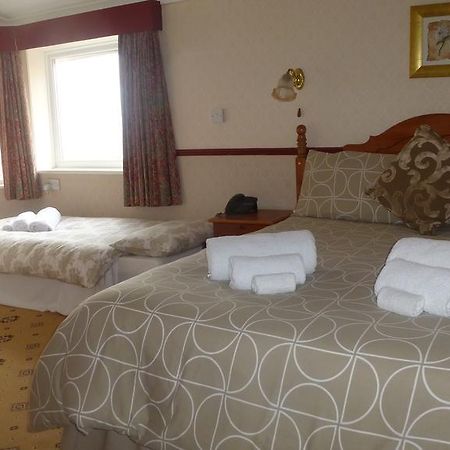 Whitehall Guest House โคลวินเบย์ ภายนอก รูปภาพ